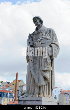 Der hl. Vinzenz von Saragossa Statue, Lissabon, Portugal Stockfoto