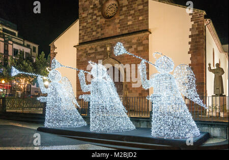 Madeira Funchal Madeira Portugal Madeira Weihnachtsdekorationen in der Form von Engel Dekorationen im Zentrum von Funchal Madeira Portugal EU Europa Stockfoto