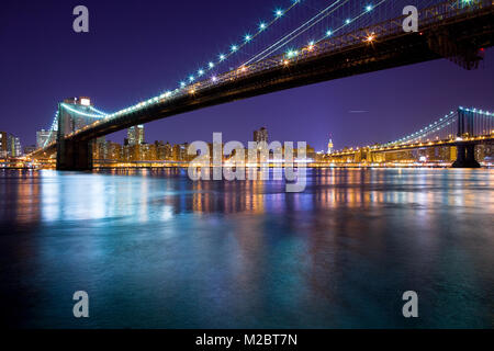 Brooklyn Bridge und Manhattan Bridge über den East River, Manhattan, New York City, New York, United States Stockfoto