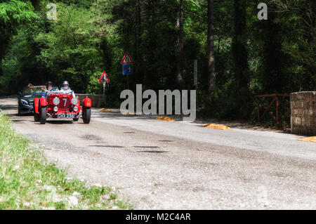 ASTON MARTIN ULSTER 1935 auf einem alten Rennwagen Rallye Mille Miglia 2017 die berühmte italienische historische Rennen (1927-1957) am 19. Mai 2017 Stockfoto