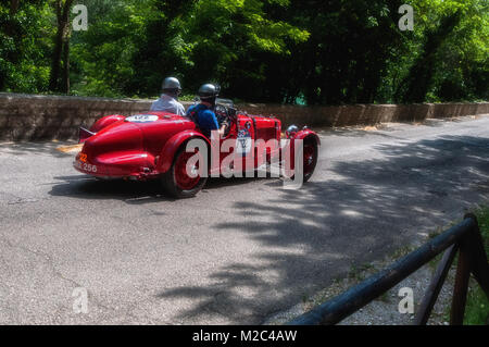 ASTON MARTIN ULSTER 1935 auf einem alten Rennwagen Rallye Mille Miglia 2017 die berühmte italienische historische Rennen 1927-1957 Am 19. Mai Stockfoto