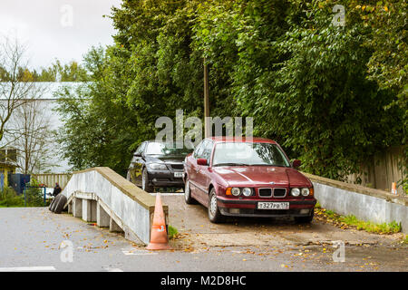 St. Petersburg, Russland - 16. September 2017: Autos BMW von verschiedenen Baureihe, Modelle und Jahre für die Liebhaber der Rally Car Deutsche Bayerische manufactur Stockfoto