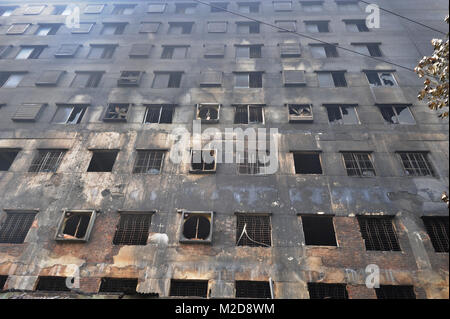 DHAKA, BANGLADESCH - November 25, 2012: Die tazreen Moden Fabrik nach dem Brand. Textilfabrik, in denen sich ein Brand 112 Menschen getötet, Dhaka, Bangladesch Stockfoto