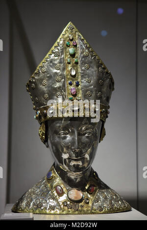 Büste Reliquiar des heiligen Jakob von Nisibis aus dem späten 14. Jahrhundert datiert auf Anzeige in der Kathedrale Museum (Dom-Museum) in Hildesheim in Niedersachsen, Deutschland. Stockfoto