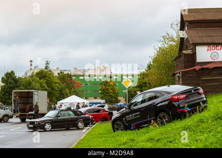 St. Petersburg, Russland - 16. September 2017: Autos BMW von verschiedenen Baureihe, Modelle und Jahre für die Liebhaber der Rally Car Deutsche Bayerische manufactur Stockfoto