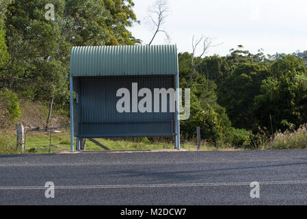 Einen einsamen Bushaltestelle in der Nähe des Art und Weise Brücke außerhalb Macksville in NSW, Australien Stockfoto