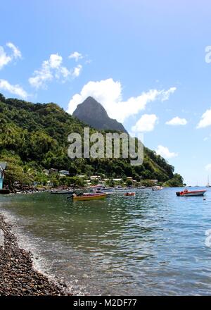 Saint Lucia's berühmten Piton Berge. Stockfoto