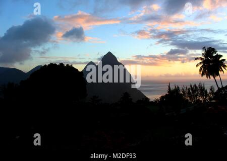 Saint Lucia's berühmten Piton Berge. Stockfoto