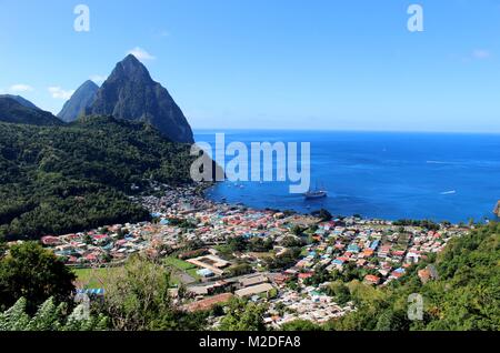 Saint Lucia's berühmten Piton Berge. Stockfoto