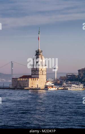 Maiden's Tower im Bosporus, Istanbul, Türkei. Stockfoto