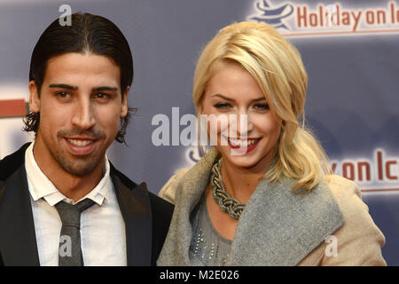 Fussballer Sami Khedira mit Freundin Lena GERCKE bei der ...