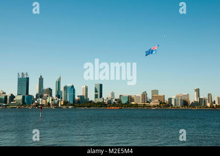 PERTH, AUSTRALIEN - 26. Januar 2018: Skyline von Perth während der nationalen Australien Tag Stockfoto