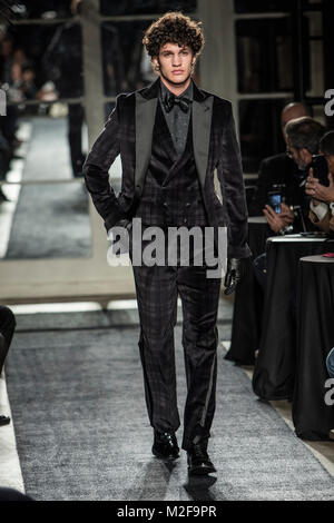 New York, USA. 6. Februar 2018 - New York, USA - Joseph Abboud Herbst Winter 2018 an der New York Fashion Week Mens. Credit: Rudy k/Alamy leben Nachrichten Stockfoto