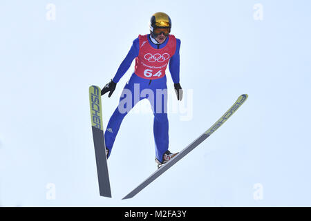 Richard Freitag (GER), Aktion, entsprungen. Skijjumping, Skispringen, Training am 08.02.2018, Olympische Winterspiele 2018, vom 09.02. - 25.02.2018 in PyeongChang/Suedkorea. | Verwendung weltweit Stockfoto