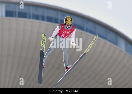 Andreas WELLINGER (GER), Aktion, gewölbt, Skijjumping, Skispringen, Training am 08.02.2018, Olympische Winterspiele 2018, vom 09.02. - 25.02.2018 in PyeongChang/Suedkorea. | Verwendung weltweit Stockfoto