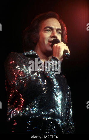 Sänger Neil Diamond führt in Concert am 6. März 1982. Foto von Barry King/Alamy Stock Foto Stockfoto