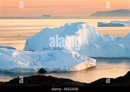 Camp Ataa, Grönland. Die Ataa Camp liegt im Norden von Grönland auf ungefähr fünf Stunden segeln von Ilulissat entfernt, in einer wunderschönen Bucht, ist der ideale Stockfoto