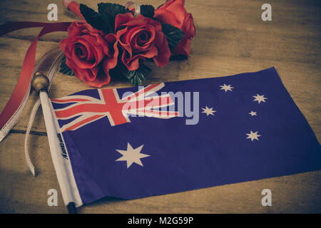 Anzac Armee slouch Mütze mit australischen Flagge auf Vintage Stockfoto