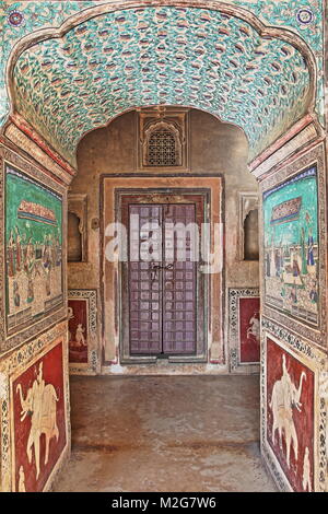 BUNDI, Rajasthan, Indien - Dezember 08, 2017: Wandmalereien an Chitrasala in Bundi Palace (Garh) Stockfoto