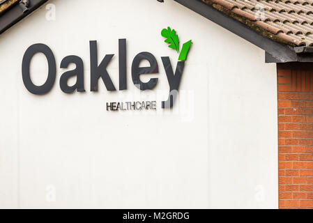 Northampton Großbritannien 05 Januar 2018: Oakley Healthcare logo unterzeichnen. Stockfoto