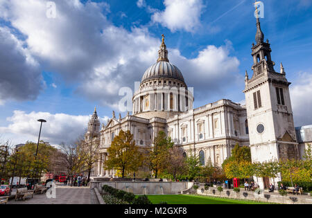 LONDON, UK - 30. OKTOBER 2012: die St Paul's Kathedrale, eines der berühmtesten und bekanntesten Sehenswürdigkeiten von London Stockfoto