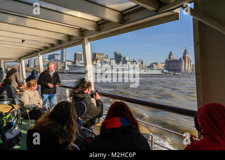 Onboard Mersey Fähre pix der Massen. Stockfoto