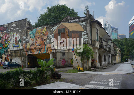 Kuala Lumpur, Malaysia - 1. November 2014: Graffiti auf den alten Häusern im Kolonialstil in Kuala Lumpur Stockfoto