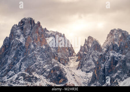 Seiser Alm mit Langkofel Gruppe nach Sonnenaufgang, Südtirol, Italien Stockfoto