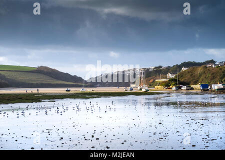 Ebbe auf dem Fluss Gannel in Newquay Cornwall. Stockfoto