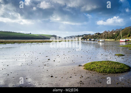 Ebbe auf dem Fluss Gannel in Newquay Cornwall. Stockfoto