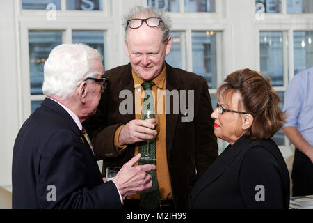 Die Oldie literarische Mittagessen 08.02.18 Craig Brown, Ma'am Darling, 99 Blicke von Prinzessin Margaret Simon Heffer das Zeitalter der Dekadenz: Großbritannien 1880 1. Stockfoto