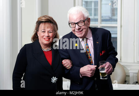 Die Oldie literarische Mittagessen 08.02.18 Craig Brown, Ma'am Darling, 99 Blicke von Prinzessin Margaret Simon Heffer das Zeitalter der Dekadenz: Großbritannien 1880 1. Stockfoto