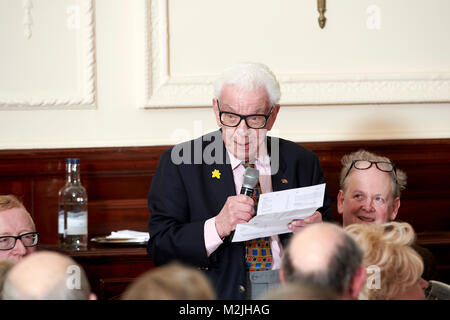 Die Oldie literarische Mittagessen 08.02.18 Craig Brown, Ma'am Darling, 99 Blicke von Prinzessin Margaret Simon Heffer das Zeitalter der Dekadenz: Großbritannien 1880 1. Stockfoto