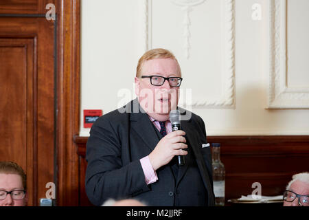 Simon Heffer in den Oldie literarische Mittagessen 08.02.18. Stockfoto