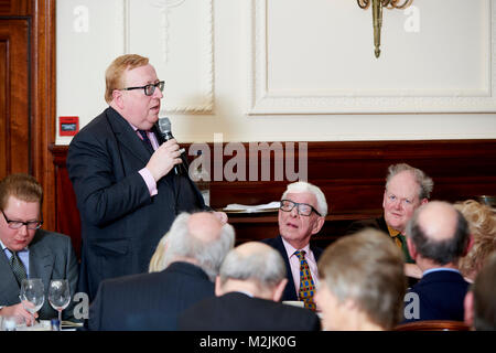 Simon Heffer in den Oldie literarische Mittagessen 08.02.18. Stockfoto