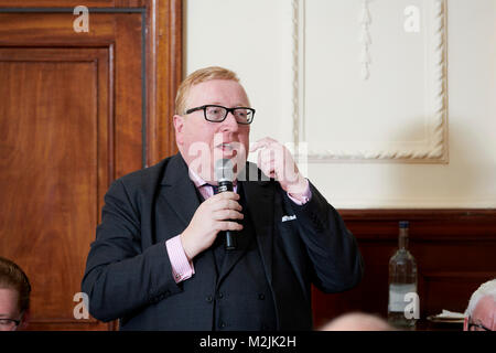 Simon Heffer in den Oldie literarische Mittagessen 08.02.18. Stockfoto