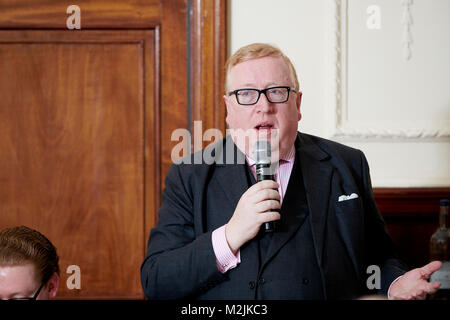 Simon Heffer in den Oldie literarische Mittagessen 08.02.18. Stockfoto