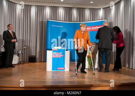 Die deutsche Bundeskanzlerin Angela Merkel (CDU) hielt eine Rede bei der Eröffnungsfeier des neuen Präsidenten der Deutschen Haus der Handwerker (Zentralverbands des Deutschen Handwerks - ZDH), Hans Peter Woolseifer, in Berlin. Stockfoto