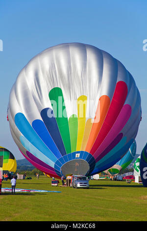 Propan Brenner erwärmt die Luft für Heißluft-Ballon, Mosel Heißluft-Ballon Festival, Trier-Foehren, Foehren, Rheinland-Pfalz, Deutschland, Europa Stockfoto