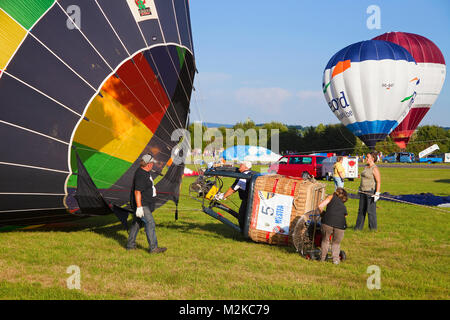 Propan Brenner erwärmt die Luft für Heißluft-Ballon, Mosel Heißluft-Ballon Festival, Trier-Foehren, Foehren, Rheinland-Pfalz, Deutschland, Europa Stockfoto