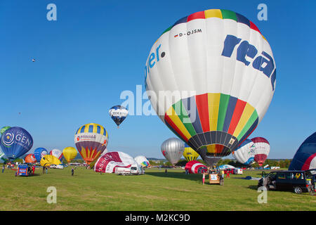 Propan Brenner erwärmt die Luft für Heißluft-Ballon, Mosel Heißluft-Ballon Festival, Trier-Foehren, Foehren, Rheinland-Pfalz, Deutschland, Europa Stockfoto