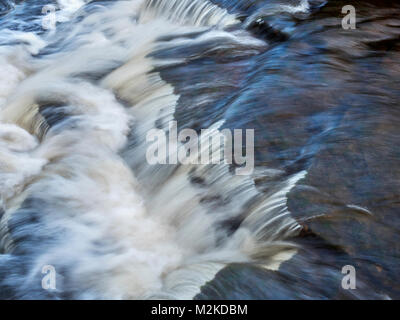 Wasserfall im Süden Dekan Beck an Bronte Brücke auf Haworth Moor in der Nähe von Haworth West Yorkshire England Stockfoto