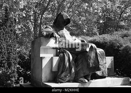 Anonyme Mönch Statue in Budapest Stockfoto