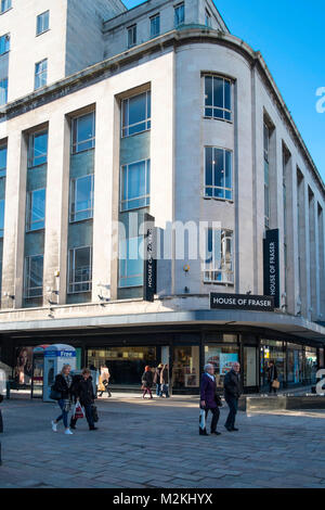 House of Fraser store erbaut 1950 im Art déco-Stil der Architektur in Middlesbrough, Cleveland Großbritannien mit Menschen zu Fuß Stockfoto