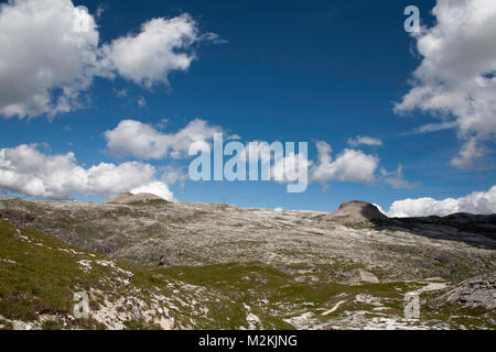 Blick über Parco Naturale Puez Geisler zum Col dala Sone aus der Nähe von Forc de Ciampei die Dolomiten in der Nähe von Selva Italien Stockfoto