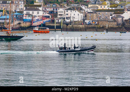 Editorial: die britische Marine, Personal und Logos. Fowey Mündung, Fowey, St Austell, Cornwall, 02.06.2018. Die neu Auftraggeber 'Rippe' Licht schnelle Antwort boa Stockfoto