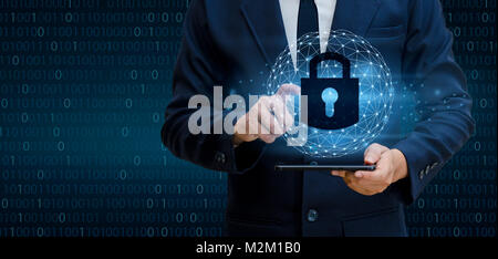Hand Geschäftsmann die drücken Sie die Taste LOCK Binärcode, Cyber Security concept.Communication Welt Stockfoto