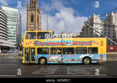 Doppeldecker sightseeing Hop-on Hop-off Bus, Stadt Explorer, Liverpool, Großbritannien Stockfoto