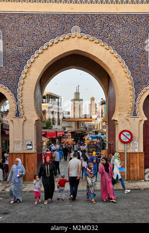 Stadttor Bab Boujloud oder Bab Bou Jeloud von Fes, Marokko, Afrika Stockfoto