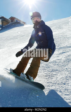Junge Frau outdoor Ski Stockfoto